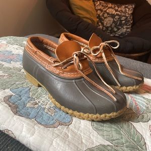 LL Bean “Bean Boots” Robber Mocs - tan/navy - women’s size 7